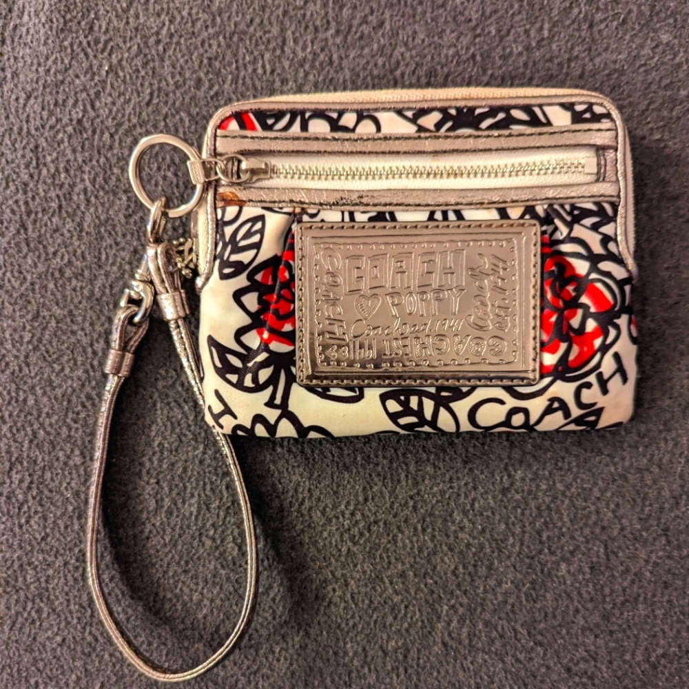 COPY - Coach Poppy Wristlet